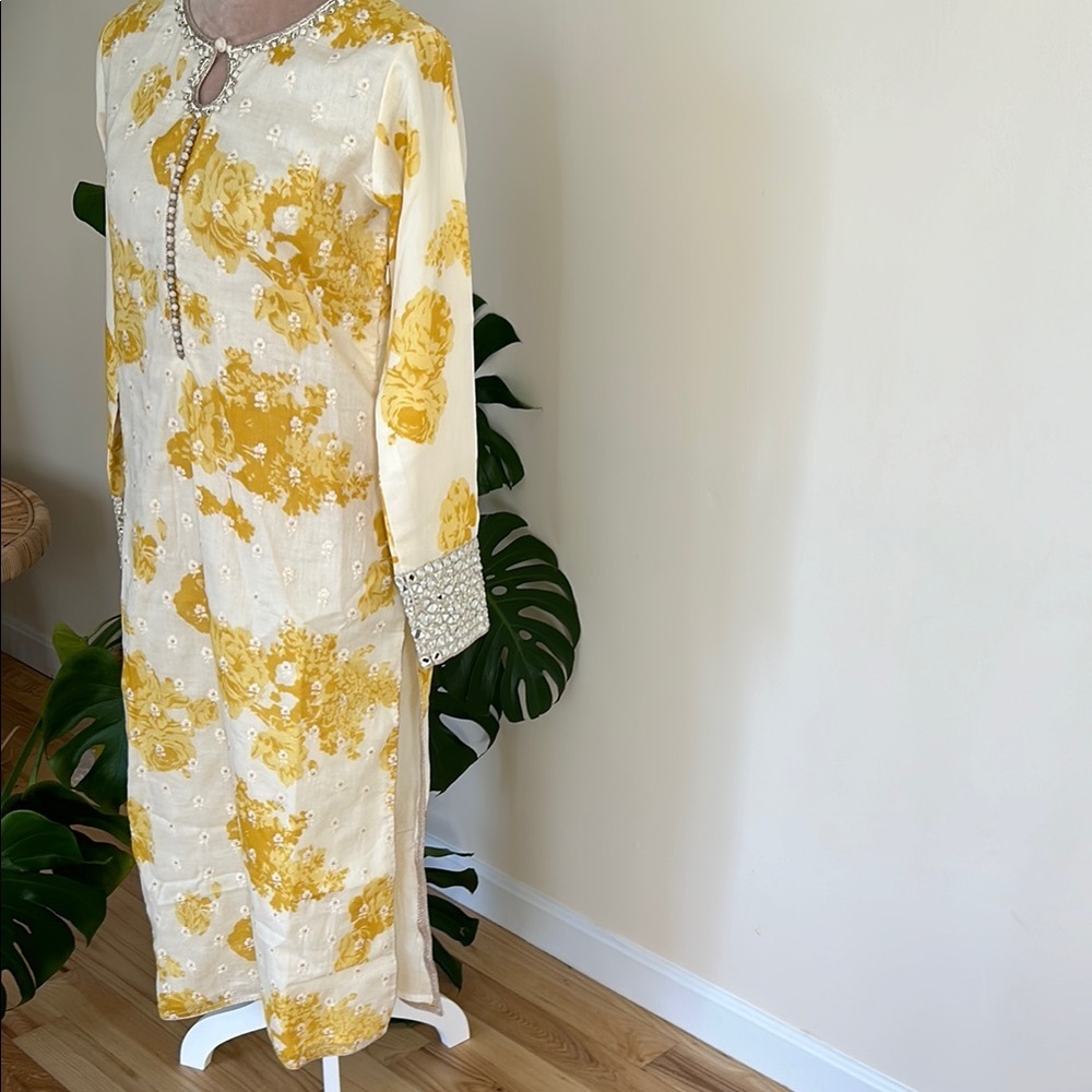 Elegant Yellow Beaded Long Sleeve Dress saree Indian wedding dress - Picture 4 of 12